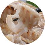地元大田市で獲れた甘鯛を一夜干(干物)にして提供しております。脂肪分が少ないため非常にあっさりとした上品な甘みです。生産地ならではの珍しい一夜干(干物)商品だと思いますので一度ご賞味いただきたく思います。